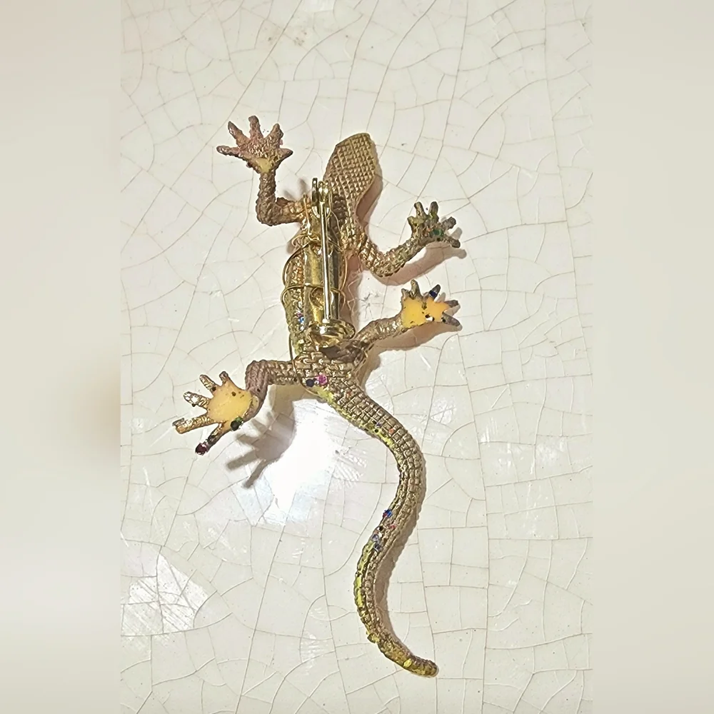Colorful lizard, iguana wired wrapped brooch
